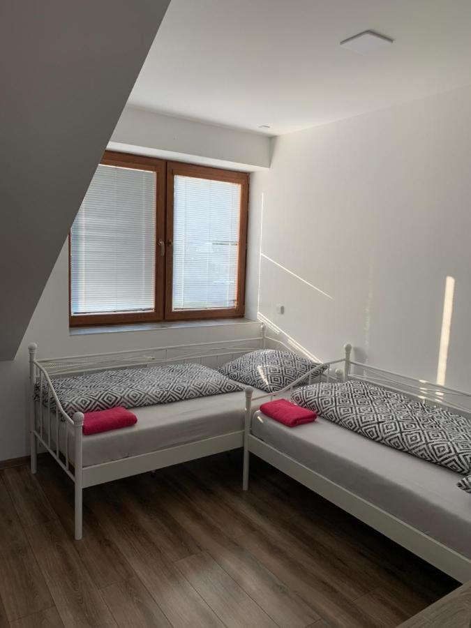 Apartmany Holiday Острава Екстер'єр фото